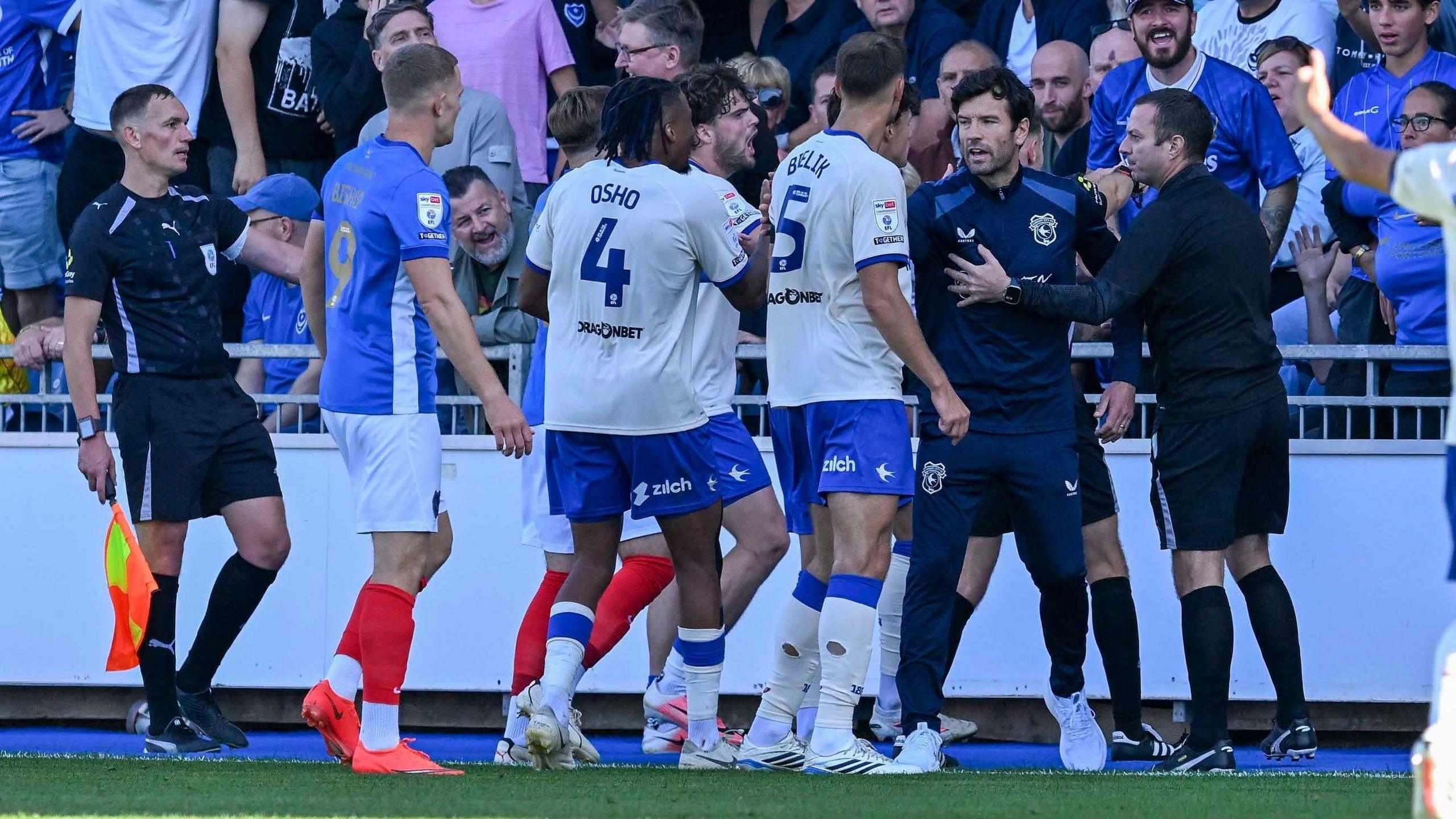 警方调查朴茨茅斯与卡迪夫球迷冲突事件